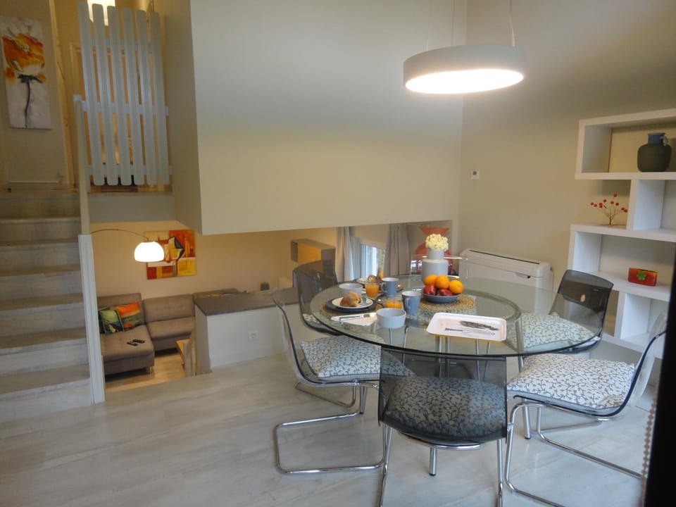 Living room, Seating area, Dining area