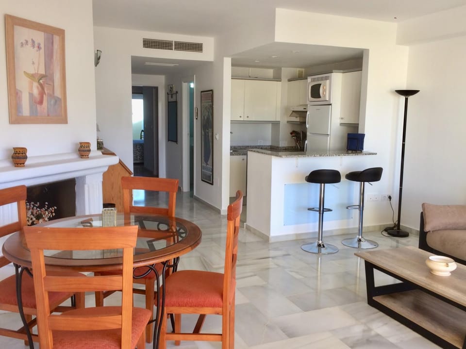 TV and multimedia, Kitchen or kitchenette, Living room, Dining area