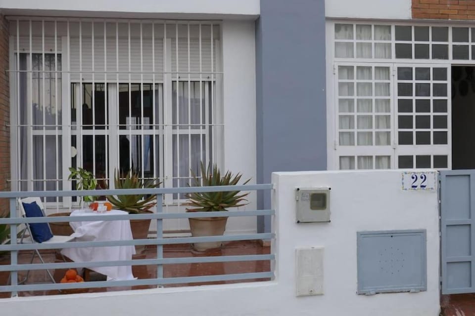 Casa Soleada Calle Tranquila Junto a FIBES House in Seville