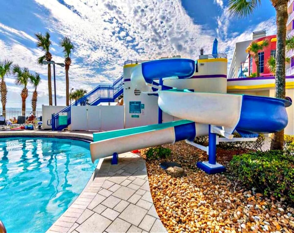 Wyndham Ocean Walk 703 - Vacation in Comfort and luxury 1BR Oceanfront Apartment in Florida