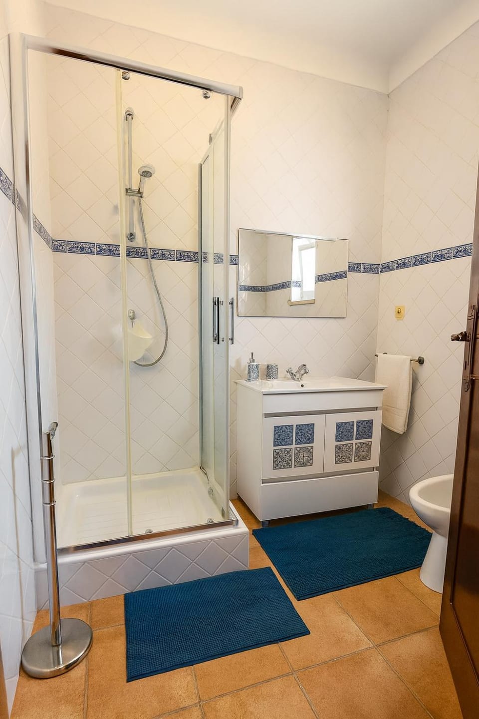 Shower, Bathroom, towels