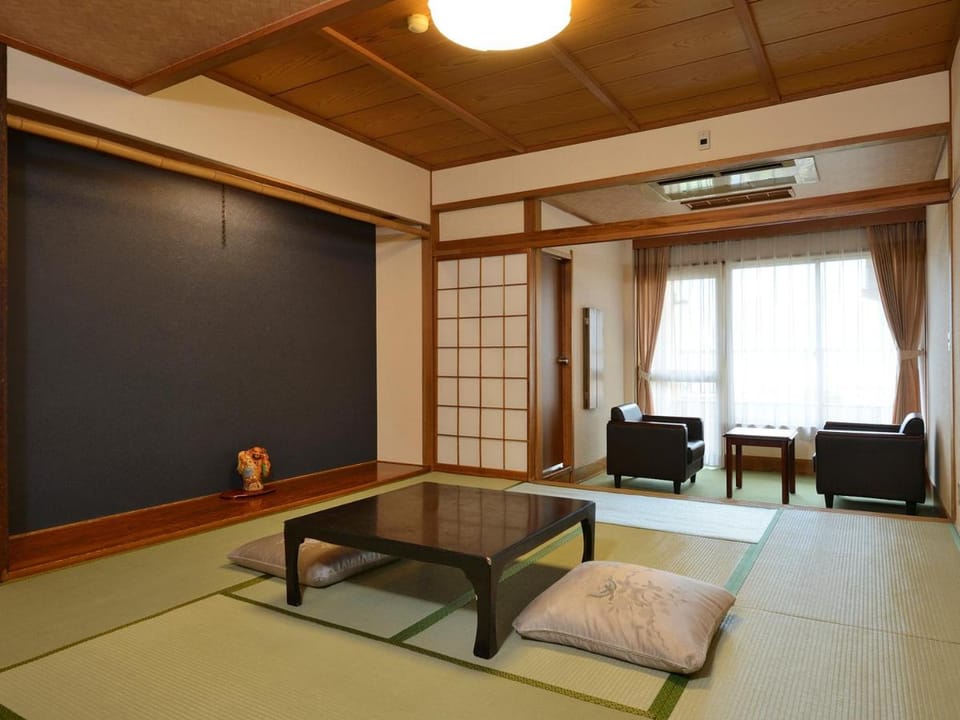 Riverside Uedakan Ryokan in Nagano Prefecture