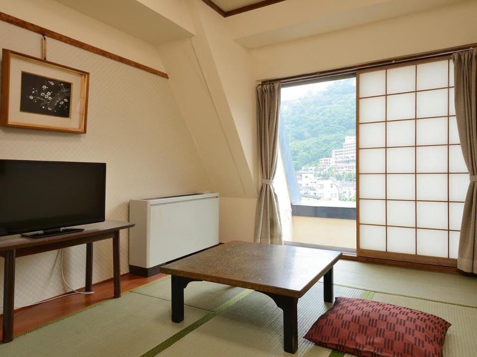 Riverside Uedakan Ryokan in Nagano Prefecture