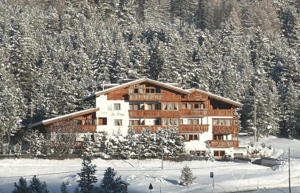 Property building, Off site, Day, Natural landscape, Winter