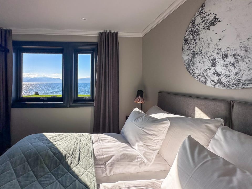Bed, Bedroom, Sea view, Sea view