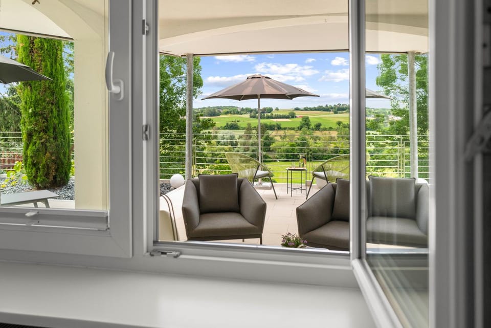 View (from property/room), Bedroom, Garden view