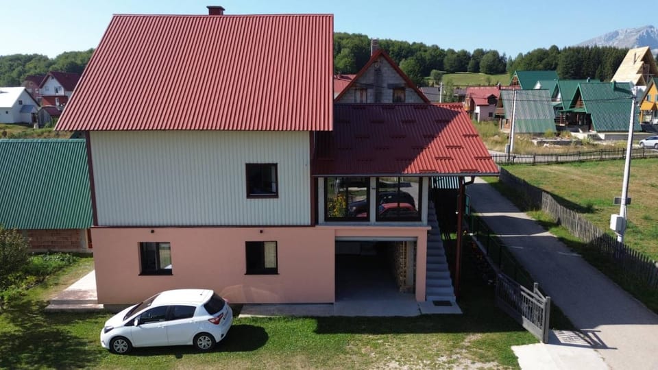 Deluxe Studio & Rooms Zarubica Bed and Breakfast in Montenegro