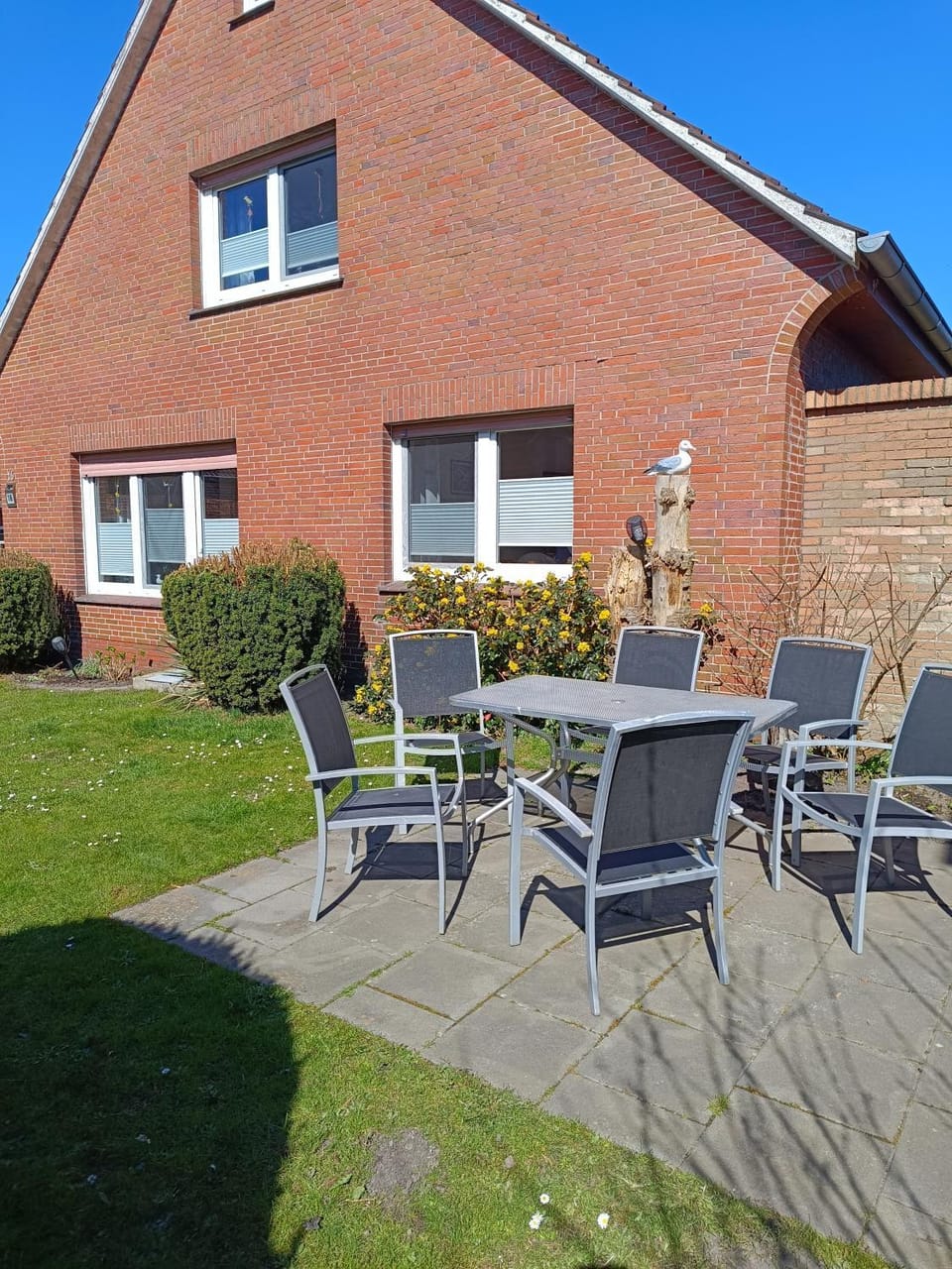 Garden, Seating area, Garden view