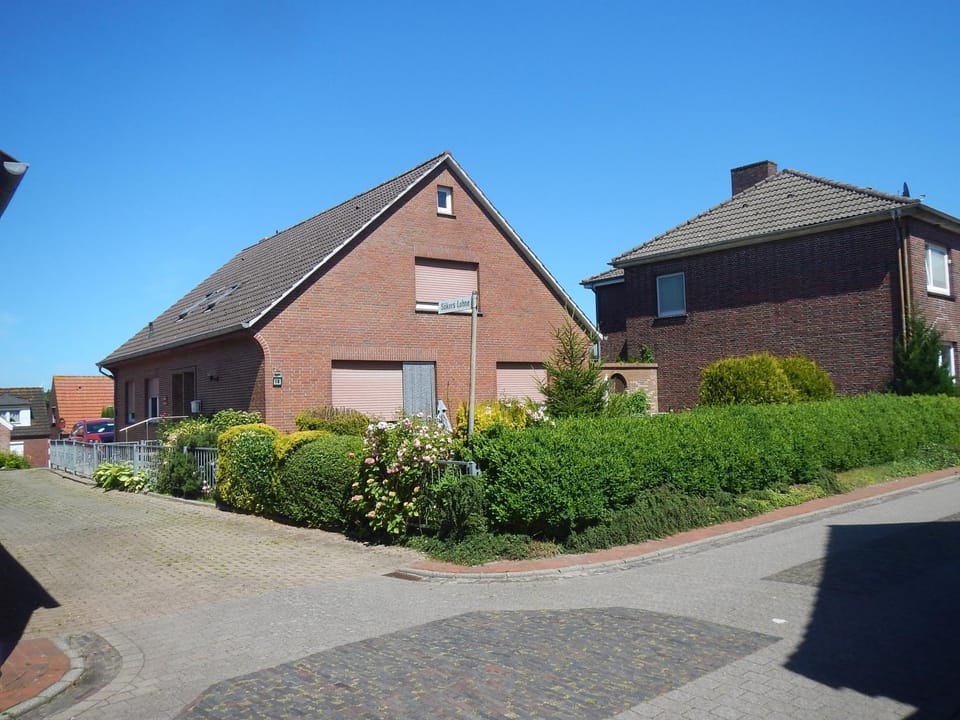 Property building, Street view