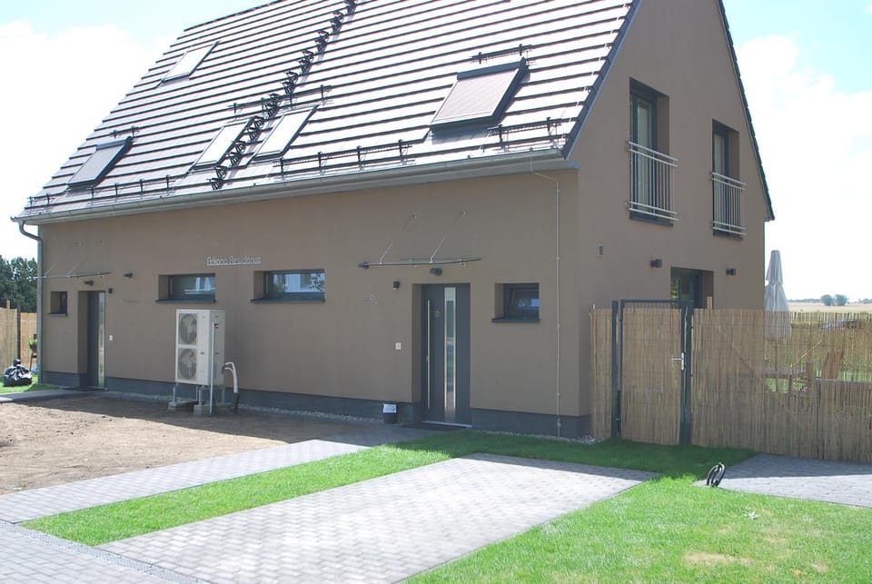 Property building, Facade/entrance