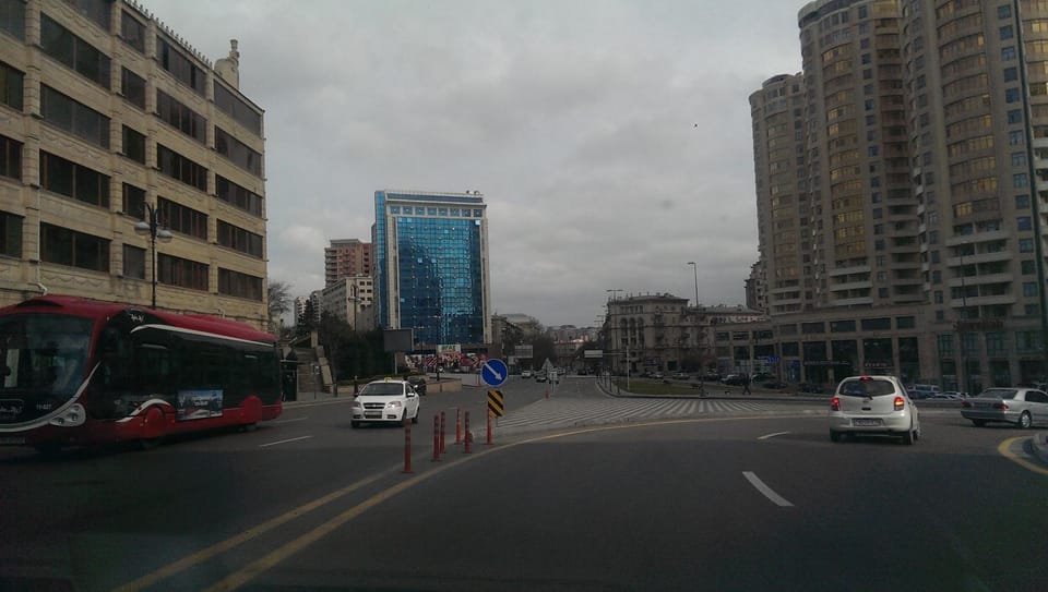 Nearby landmark, Restaurant/places to eat, Neighbourhood, Street view