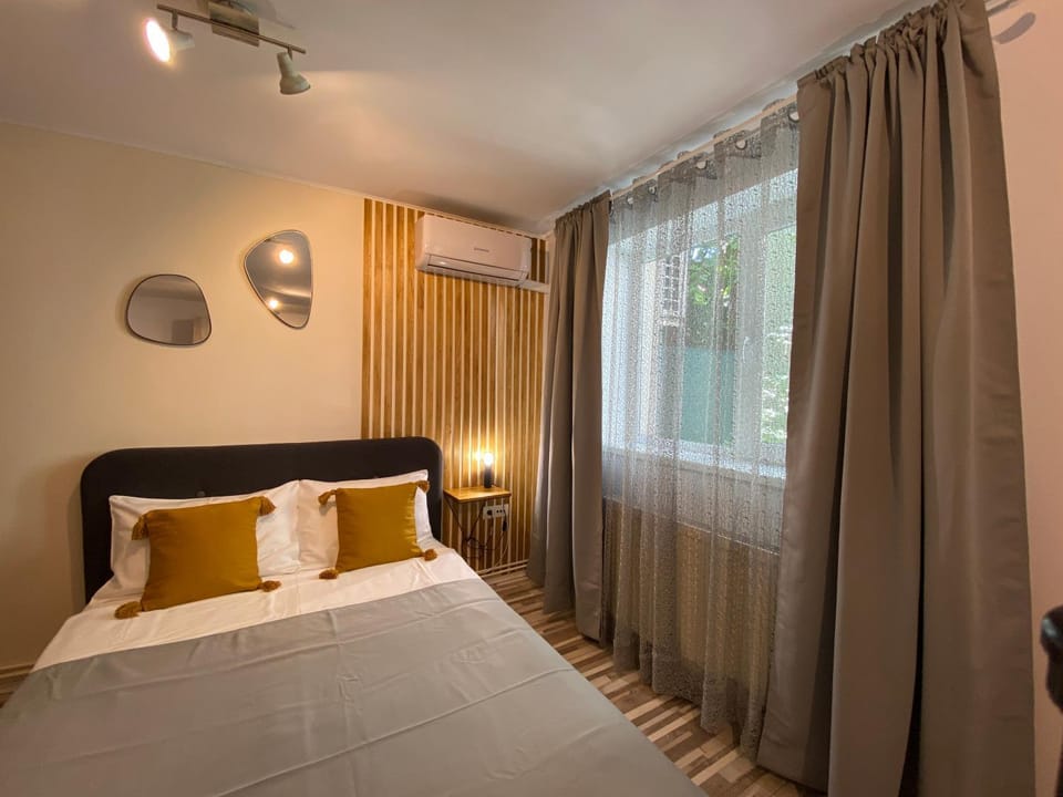 Bed, air conditioner