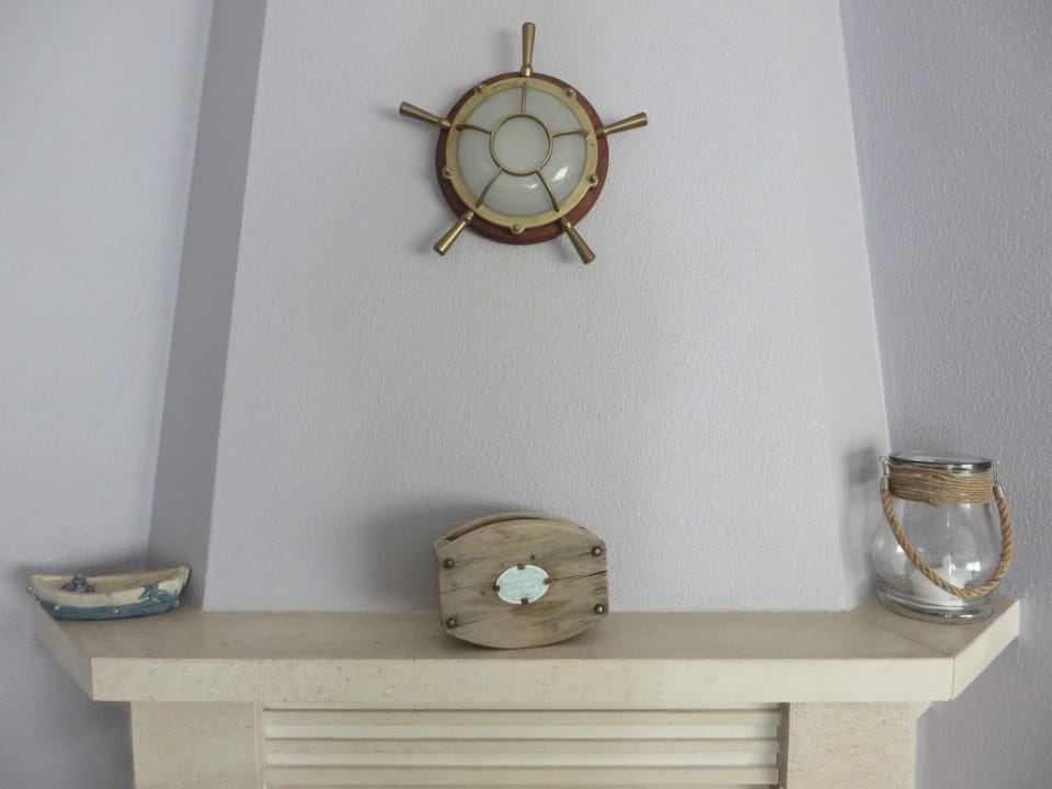 TV and multimedia, Living room, Decorative detail, Seating area, Dining area