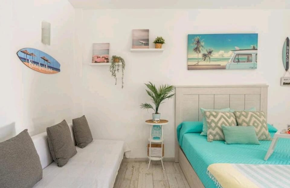EL ESTUDIO DE LA PLAYA BENALBEACH Holidays Deluxe Apartment in Benalmadena