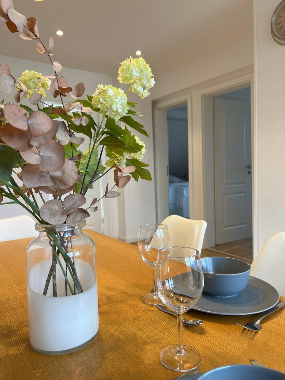 Schöne Altbauwohnung mit großer Dachterrasse für bis zu 8 Personen Apartment in Lörrach