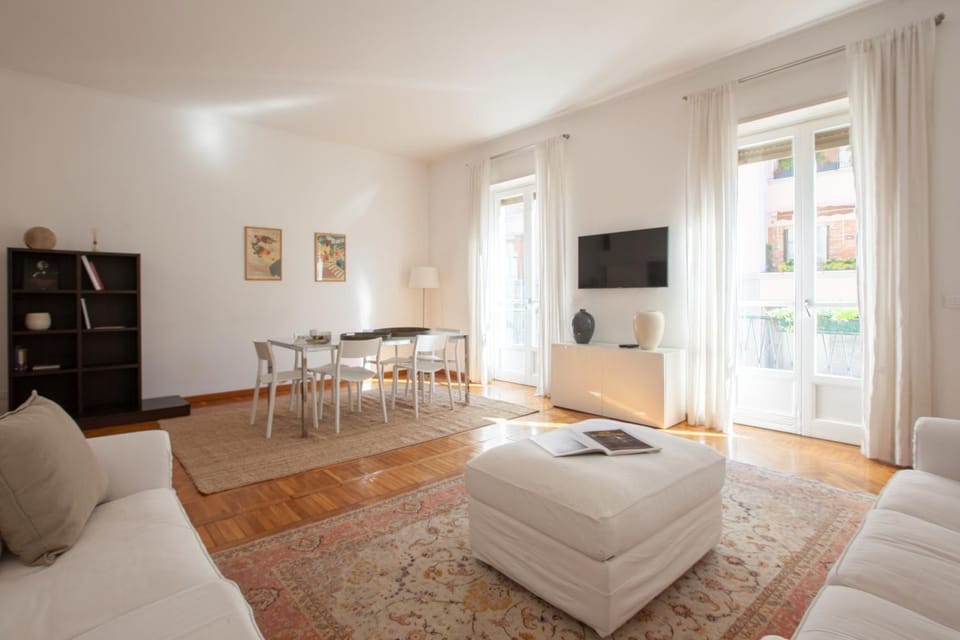 TV and multimedia, Living room, Photo of the whole room, Seating area