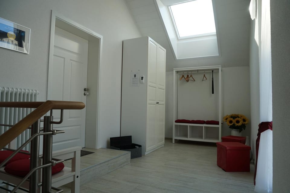 Facade/entrance, Seating area, Area and facilities, Certificate/Award