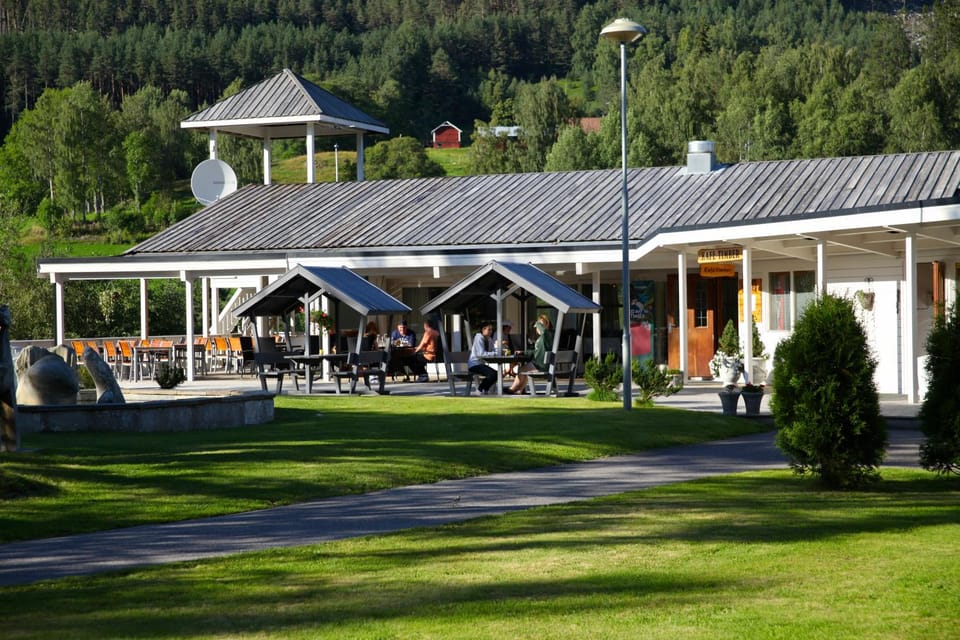 Restaurant/places to eat, Garden, Banquet/Function facilities