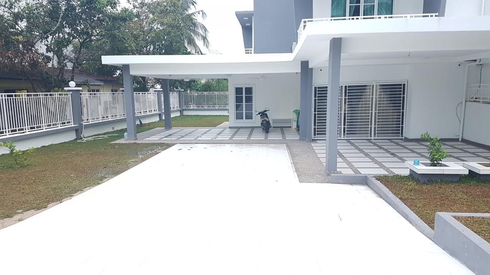 Property building, Area and facilities