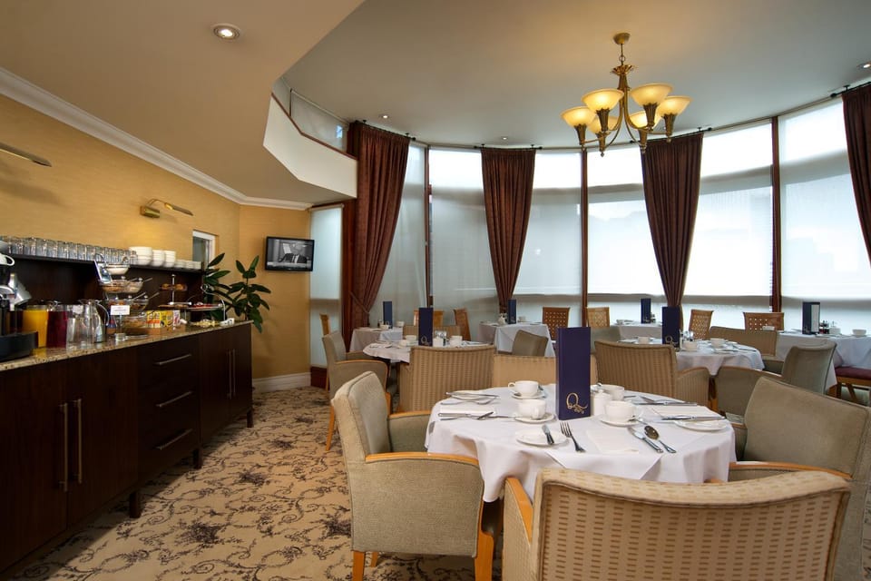 Coffee/tea facilities, Dining area