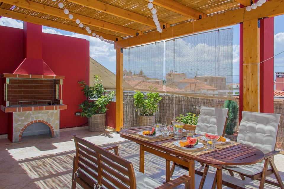 BBQ facilities, Balcony/Terrace, City view, Landmark view, Mountain view