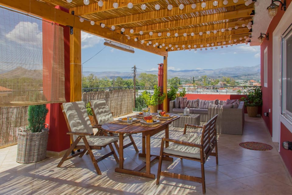 Balcony/Terrace, City view, Landmark view, Mountain view