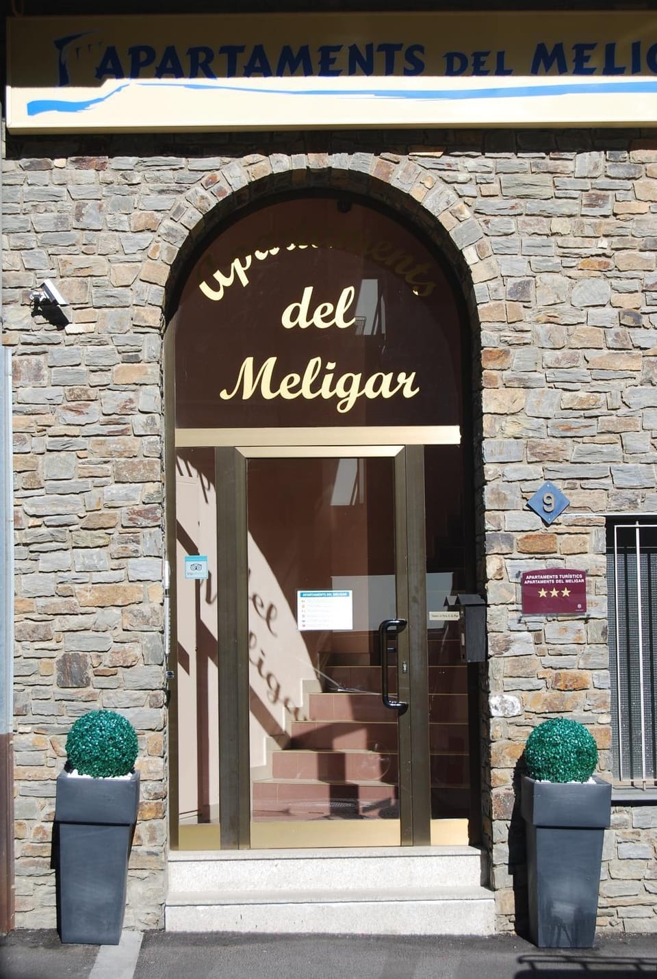 Facade/entrance