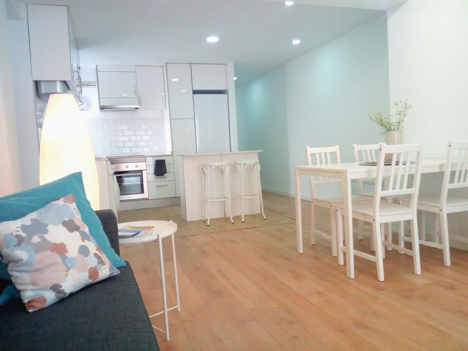 Kitchen or kitchenette, Living room, Photo of the whole room, Dining area, On site