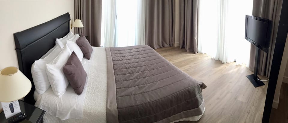 Communal lounge/ TV room, Photo of the whole room, Bedroom