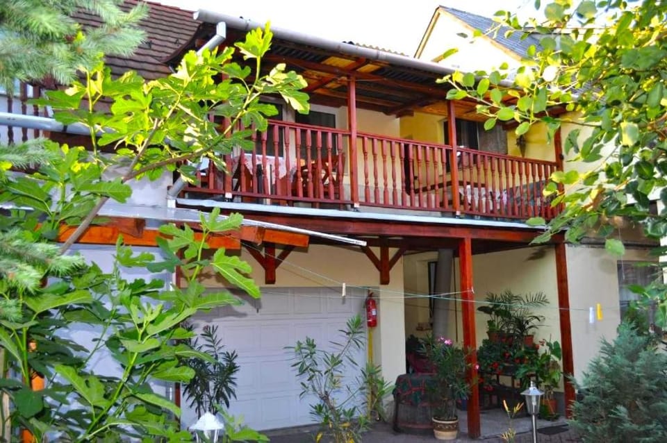 Garden, Balcony/Terrace
