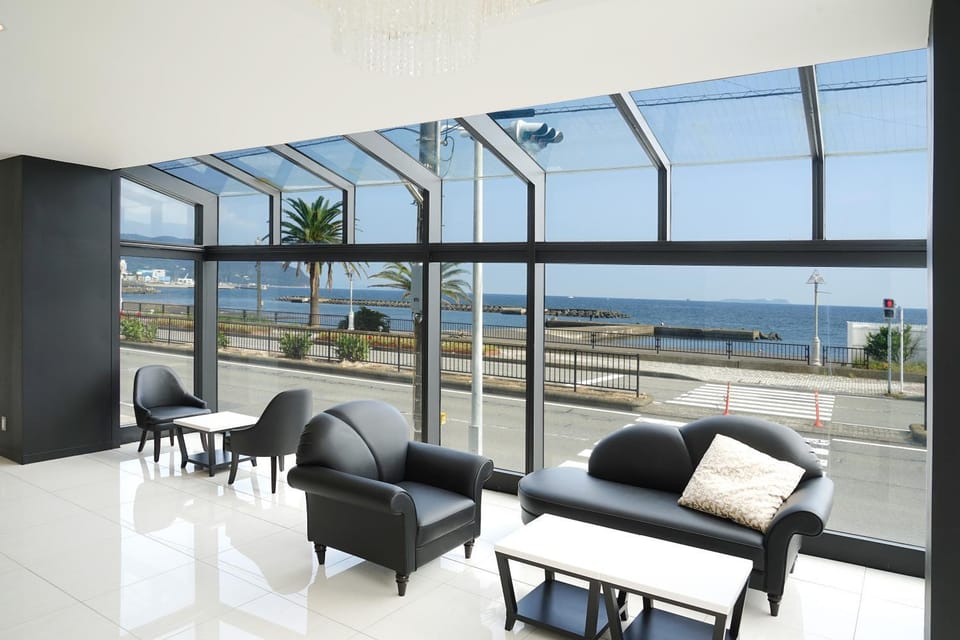 Communal lounge/ TV room, Lobby or reception, Lounge or bar, Sea view