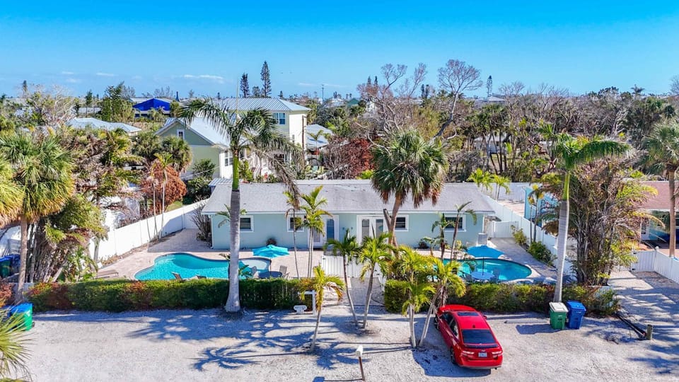 Blue Wave Villa West Villa in Holmes Beach