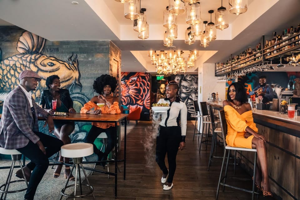 Restaurant/places to eat, Lounge or bar