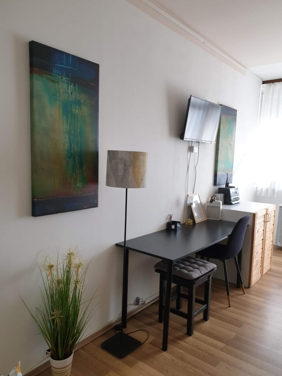 Photo of the whole room