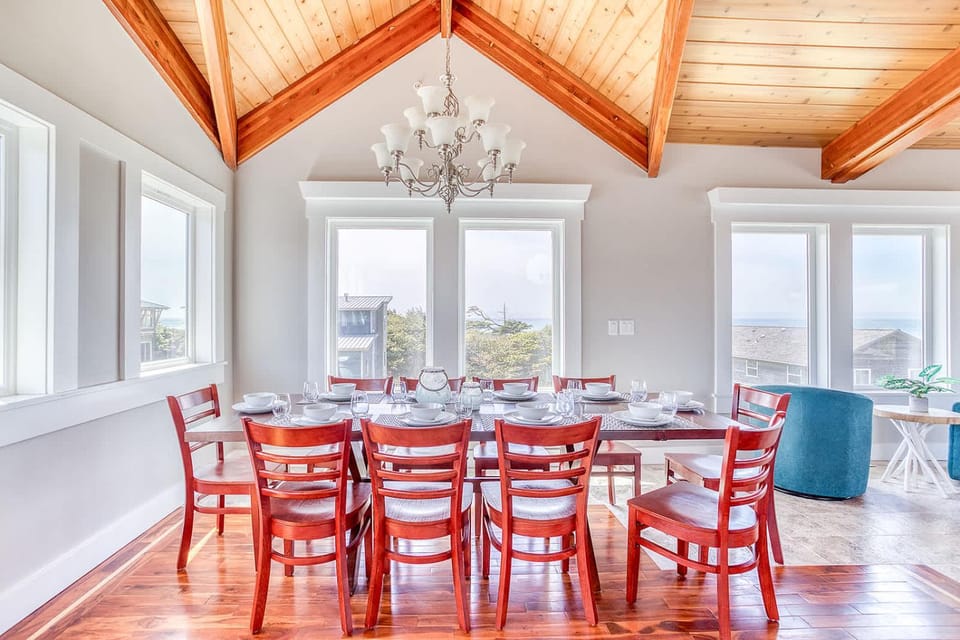 Blue Ocean Beauty House in Cape Meares