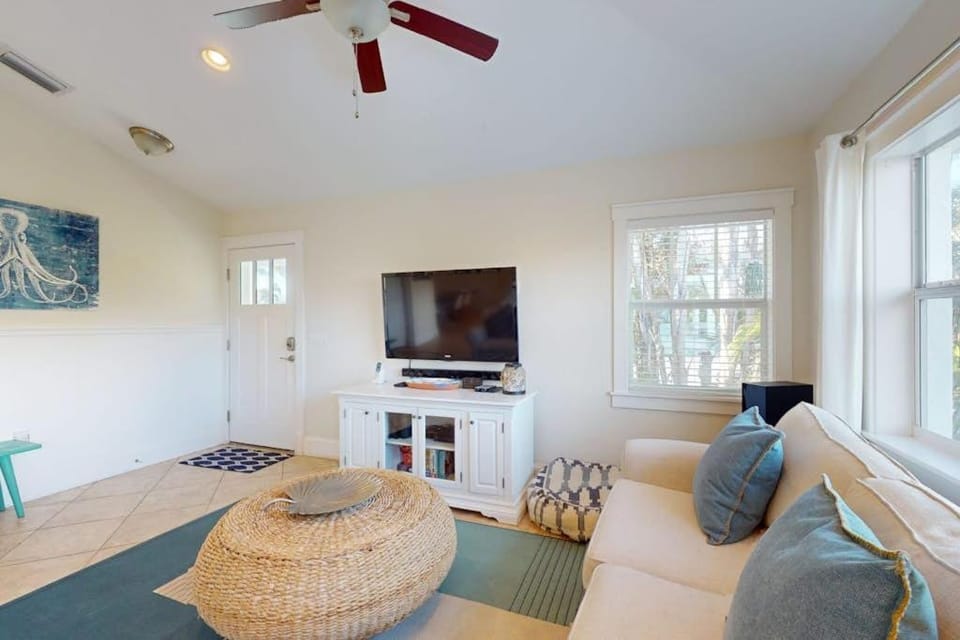 7001 B Holmes Blvd House in Holmes Beach