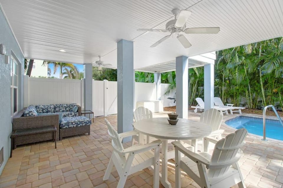 Neolinda 305 Villa in Holmes Beach