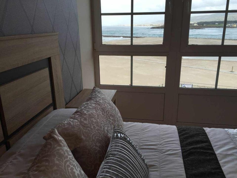 Vivienda en 1ª Linea de Playa Rapadoira. Foz Apartment in Foz