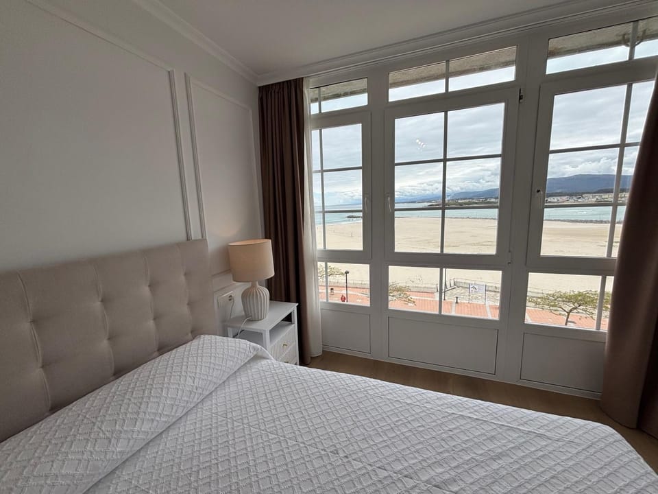 Vivienda en 1ª Linea de Playa Rapadoira. Foz Apartment in Foz