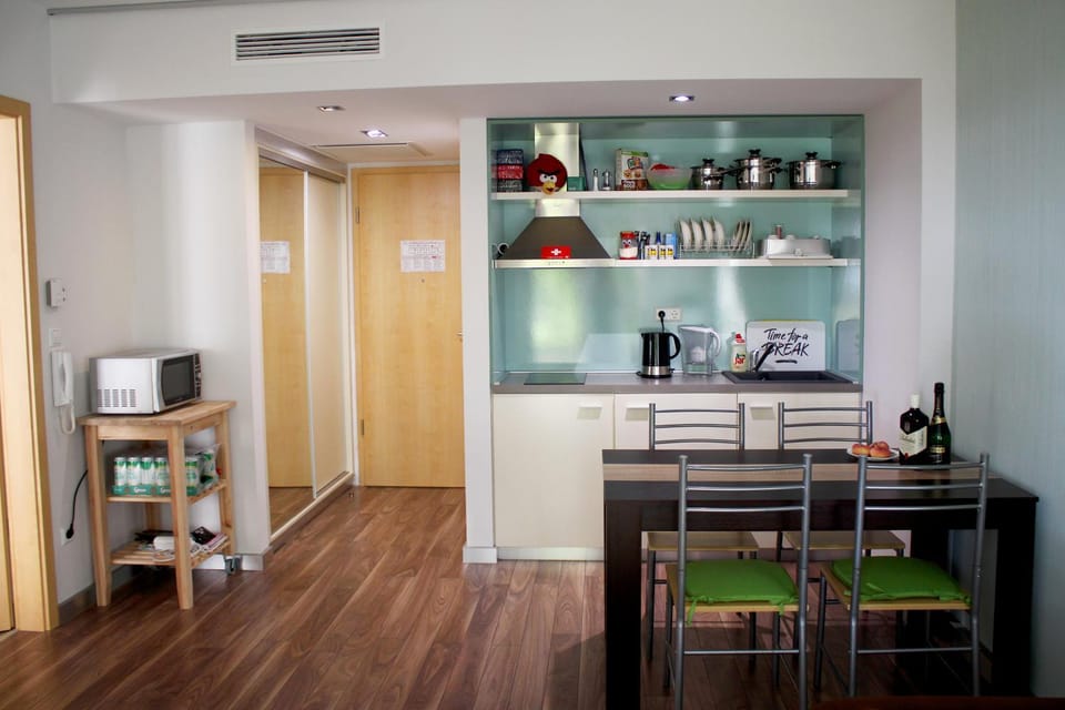 Kitchen or kitchenette