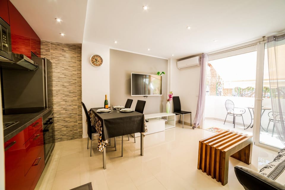Un dormitorio en Playa de las Américas Apartment in Playa de las Americas