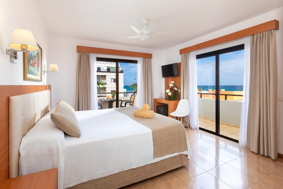 Bed, Bedroom, Sea view