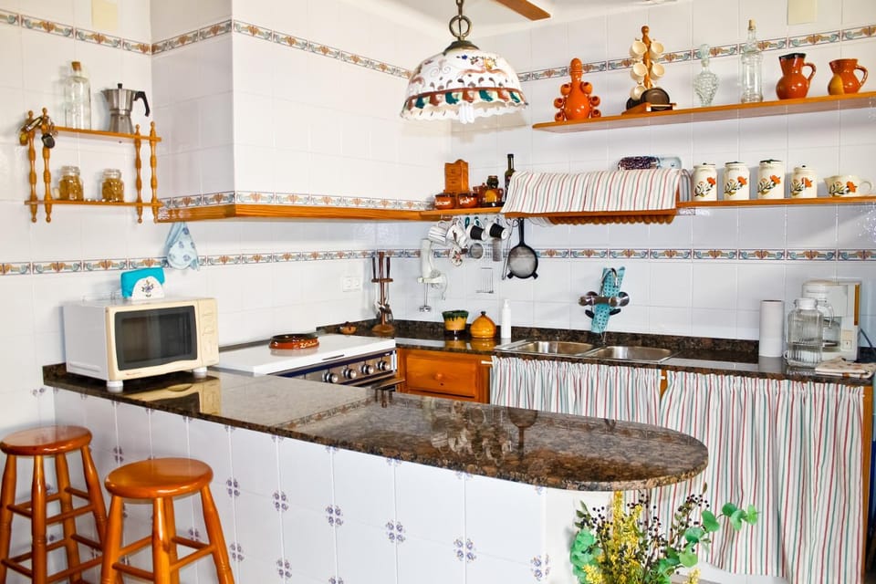 Kitchen or kitchenette, Living room, Dining area, Communal kitchen