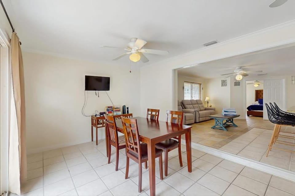 Tropical Oasis House in Holmes Beach
