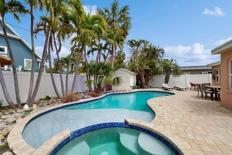 Tropical Oasis House in Holmes Beach