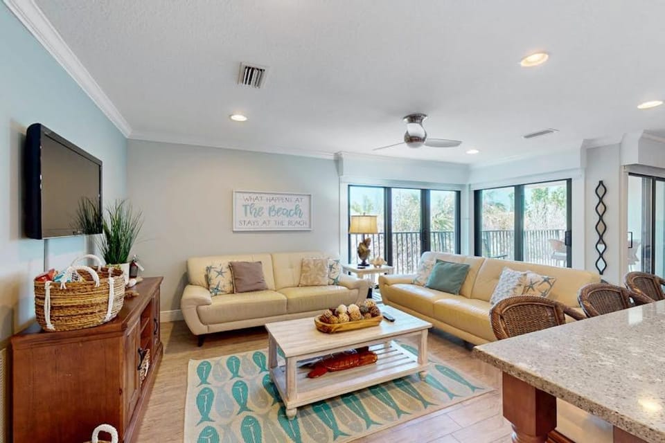 Water's Edge 105 South House in Holmes Beach