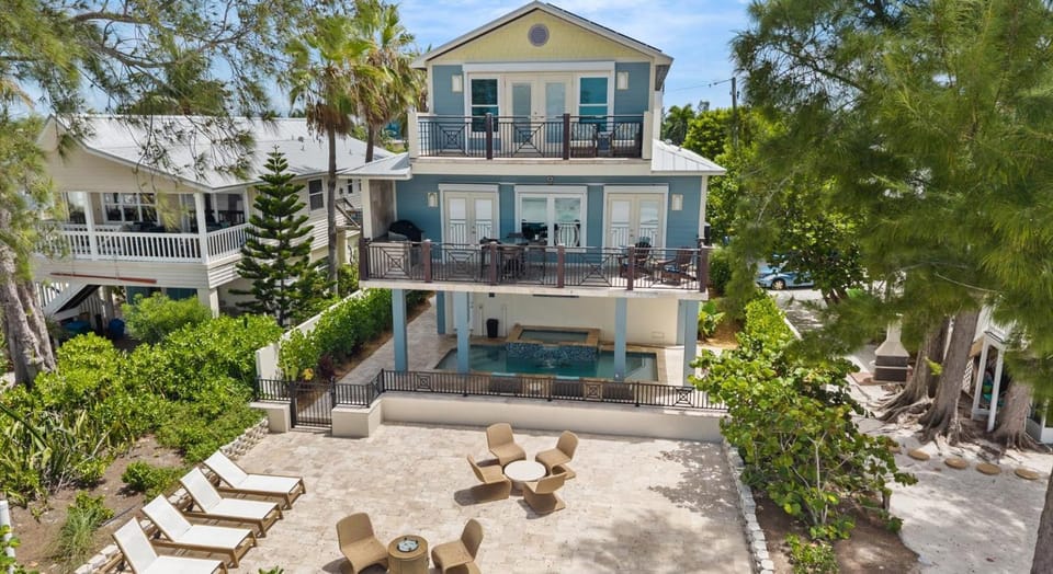 Wine Down House in Holmes Beach