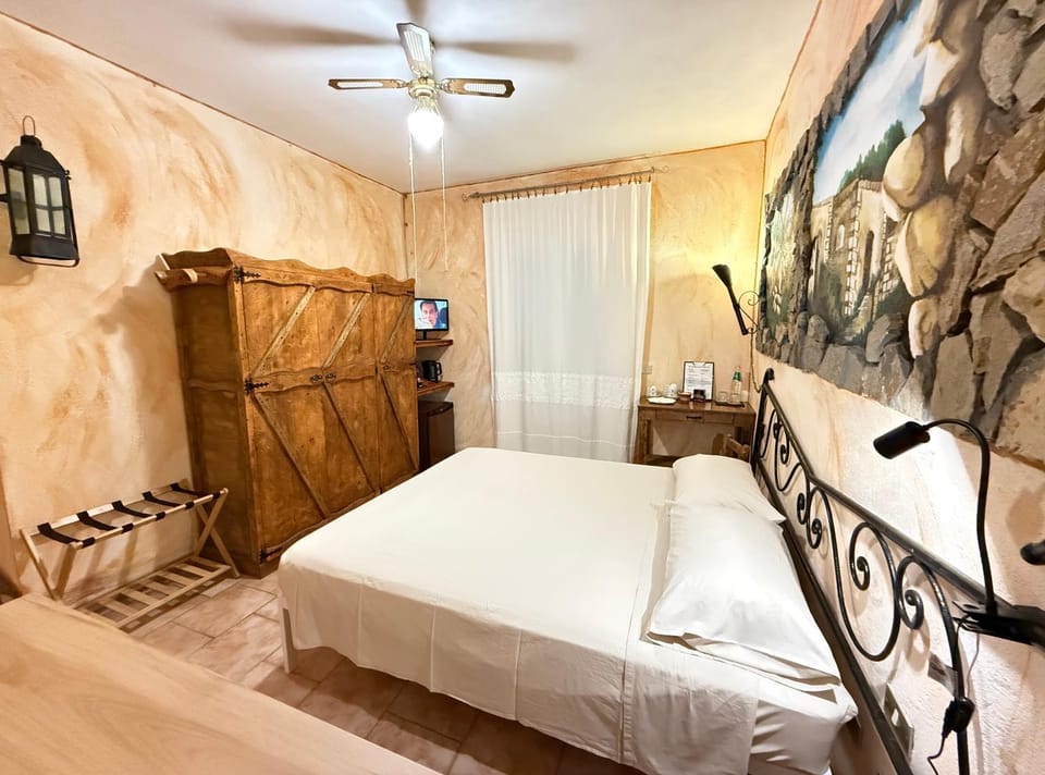 Bed, Photo of the whole room, Bedroom, wardrobe