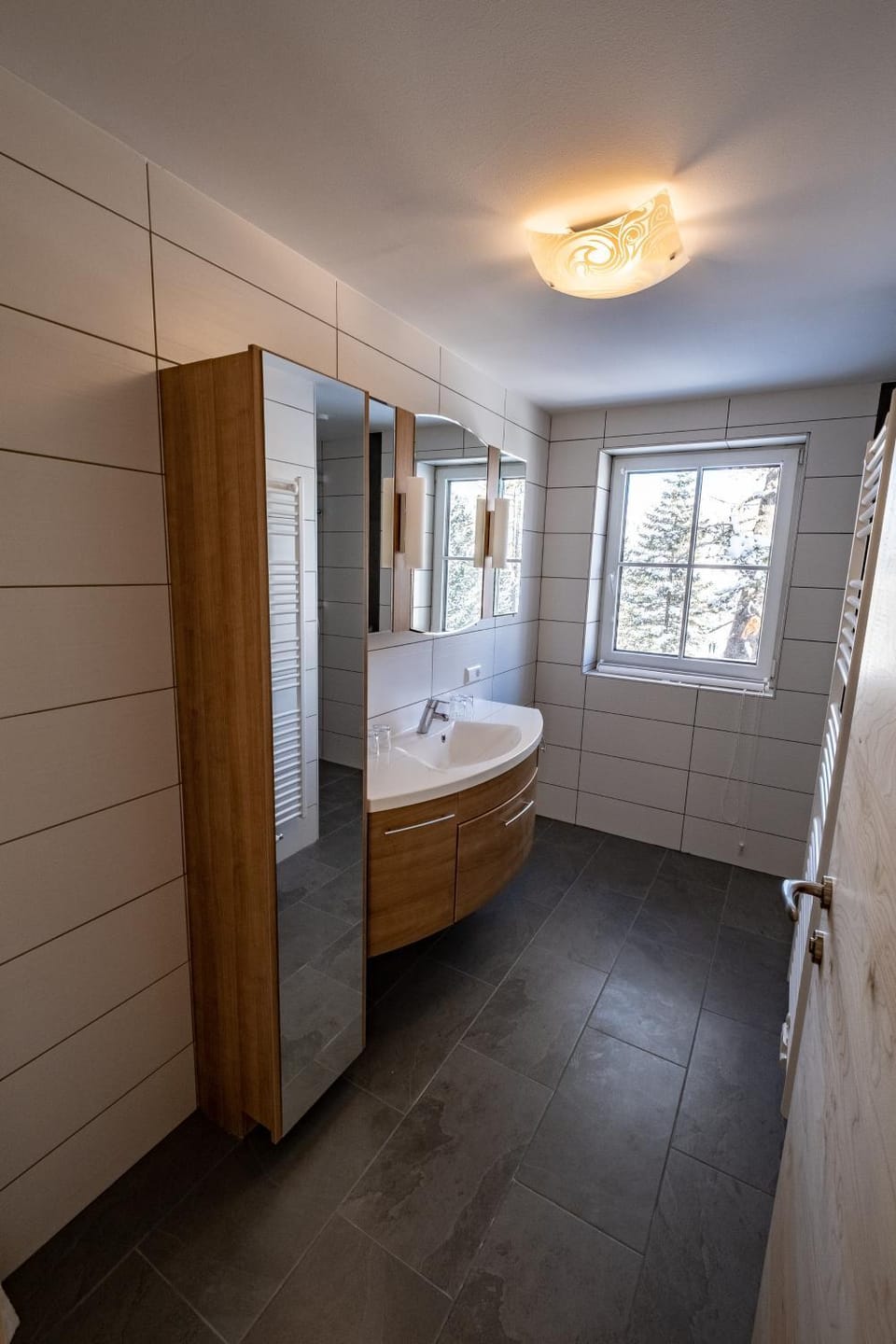 Bathroom, Photo of the whole room