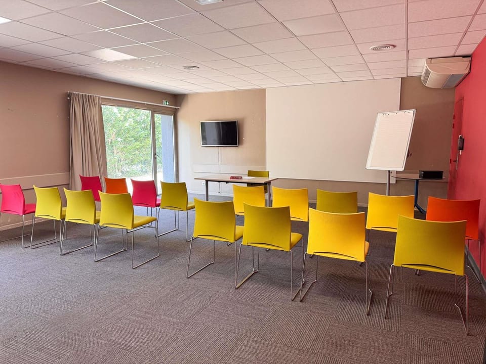 Meeting/conference room